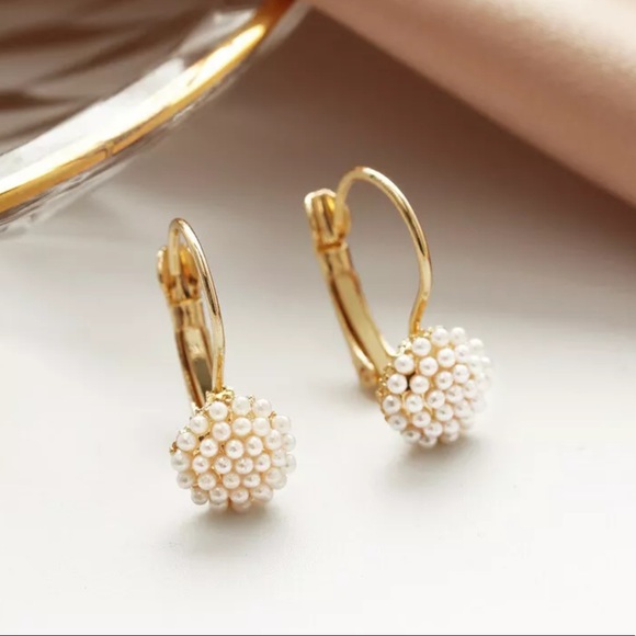 New Gold Pearl Hoop Earrings - Picture 6 of 8